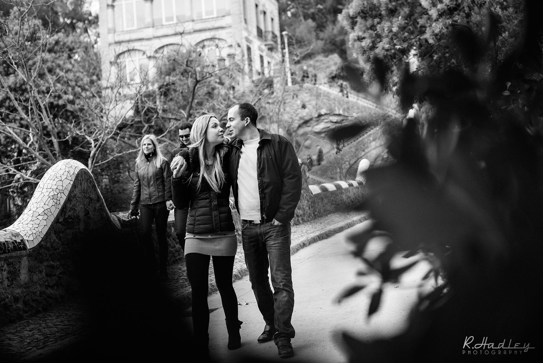 Portrait and engagment shoot with photographer in Park Guell, Barcleona